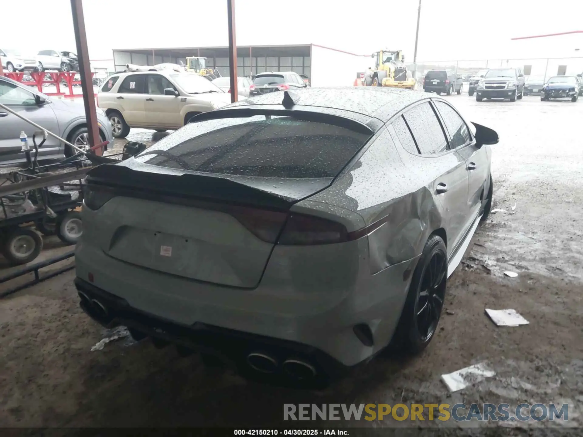 4 Photograph of a damaged car KNAE35LD2N6113930 KIA STINGER 2022