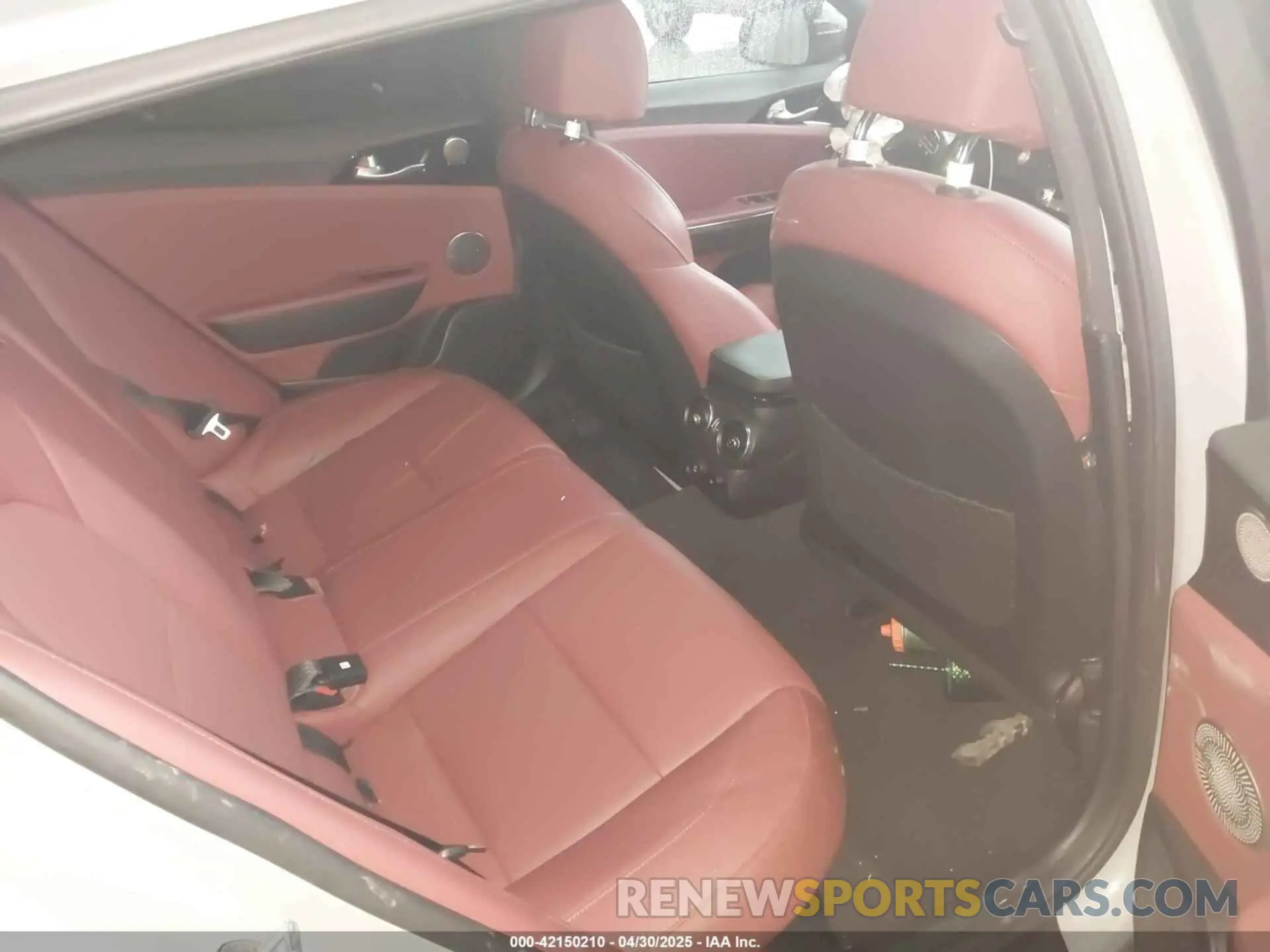 8 Photograph of a damaged car KNAE35LD2N6113930 KIA STINGER 2022