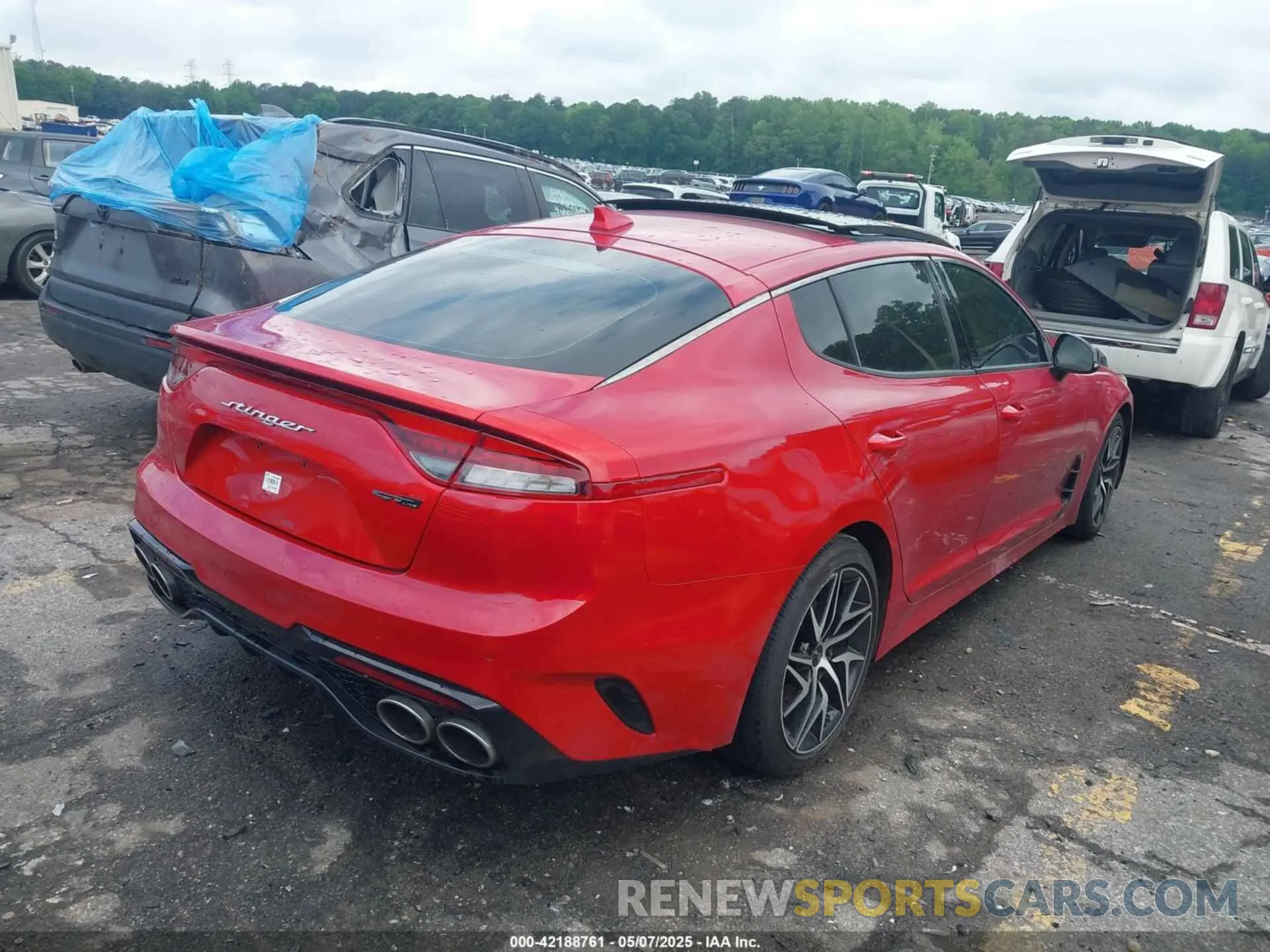 4 Photograph of a damaged car KNAE35LD3N6110664 KIA STINGER 2022