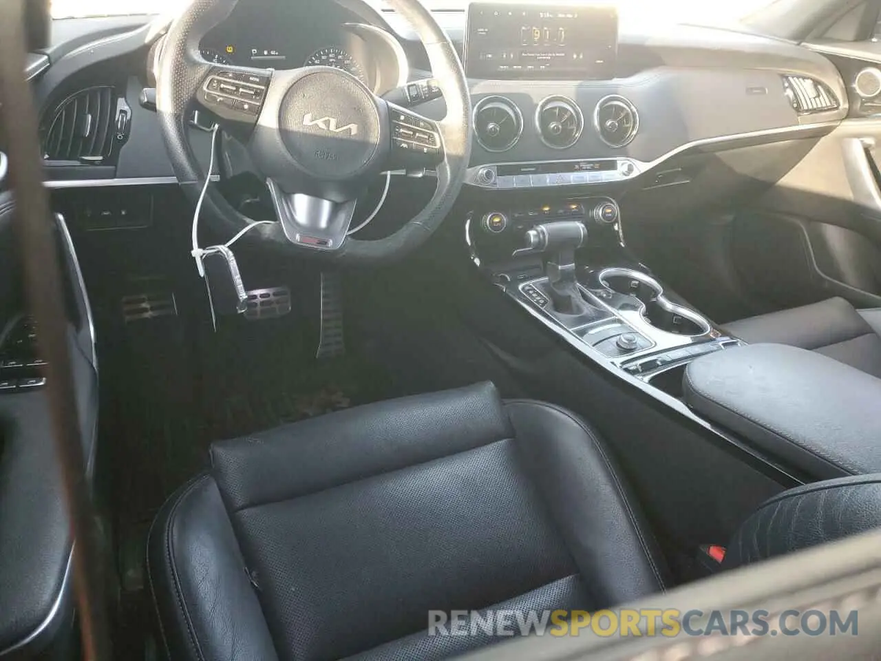 8 Photograph of a damaged car KNAE35LD4N6113864 KIA STINGER 2022