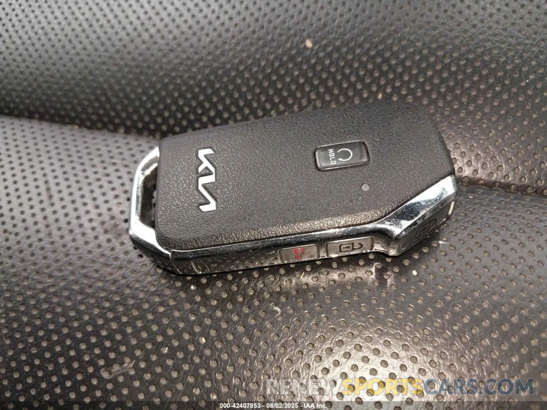 11 Photograph of a damaged car KNAE35LD5N6110326 KIA STINGER 2022