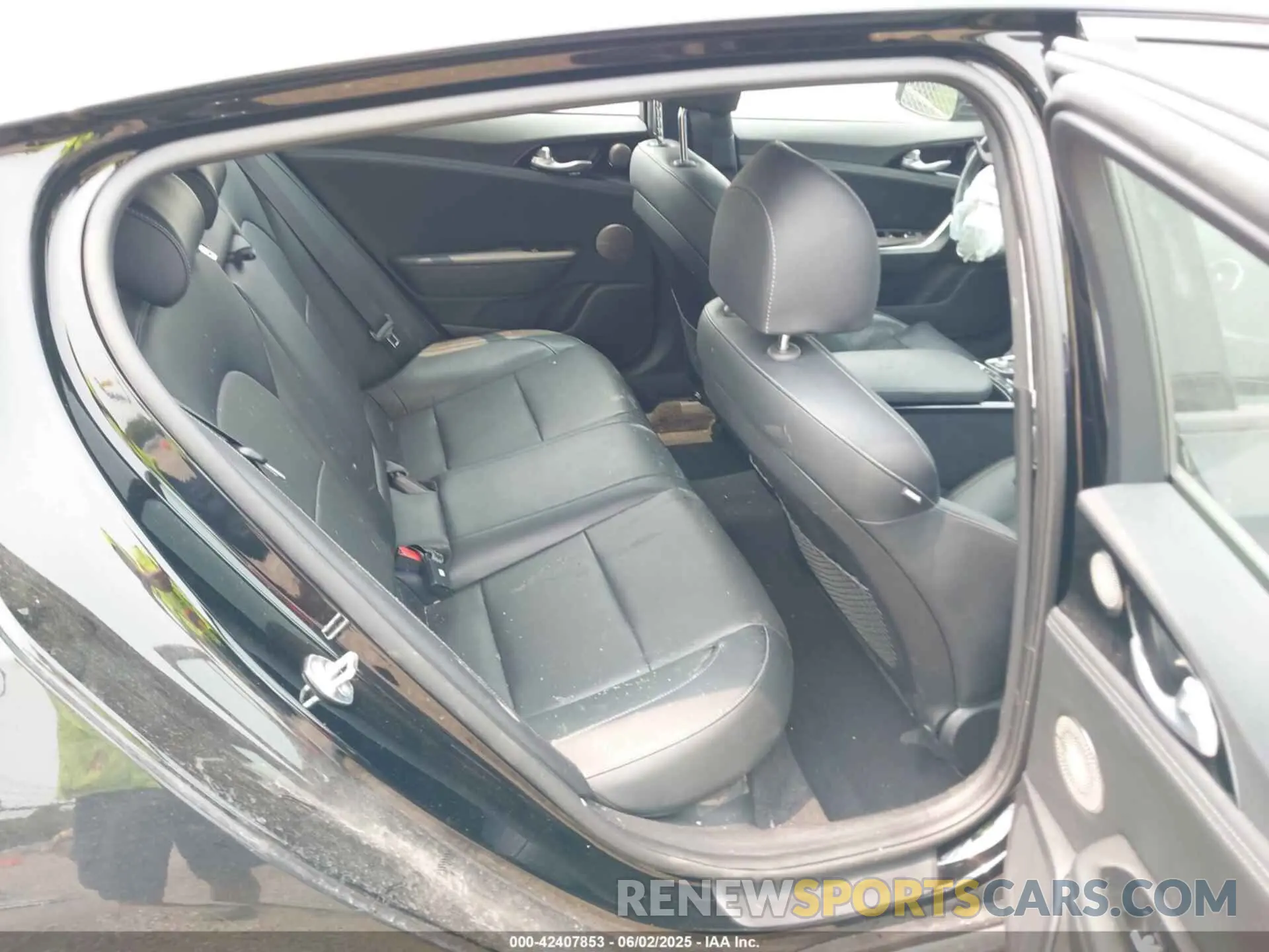8 Photograph of a damaged car KNAE35LD5N6110326 KIA STINGER 2022