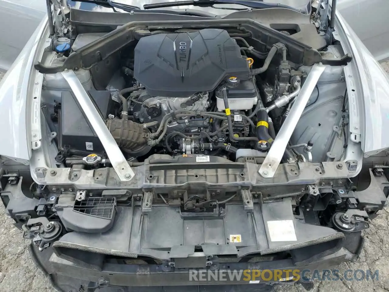 11 Photograph of a damaged car KNAE35LD5N6110682 KIA STINGER 2022