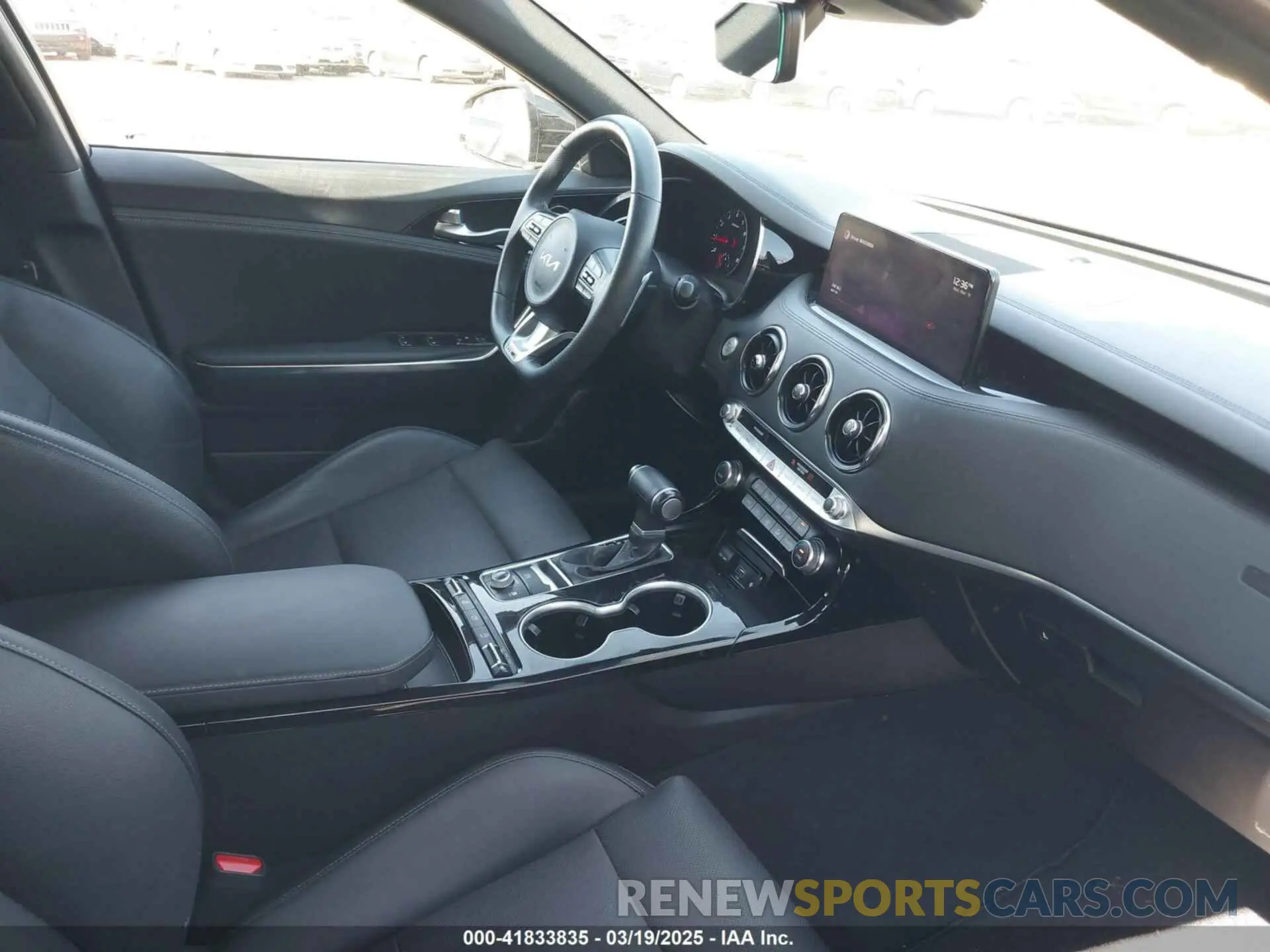 5 Photograph of a damaged car KNAE35LD9N6116078 KIA STINGER 2022