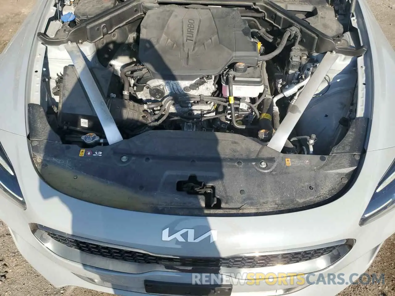 11 Photograph of a damaged car KNAE35LDXN6112668 KIA STINGER 2022
