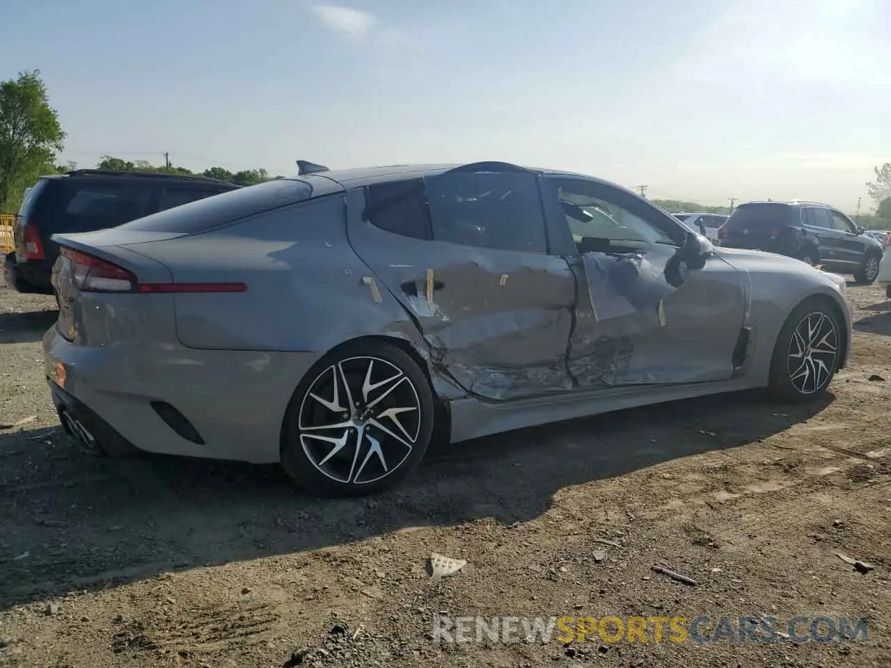 3 Photograph of a damaged car KNAE35LDXN6112668 KIA STINGER 2022
