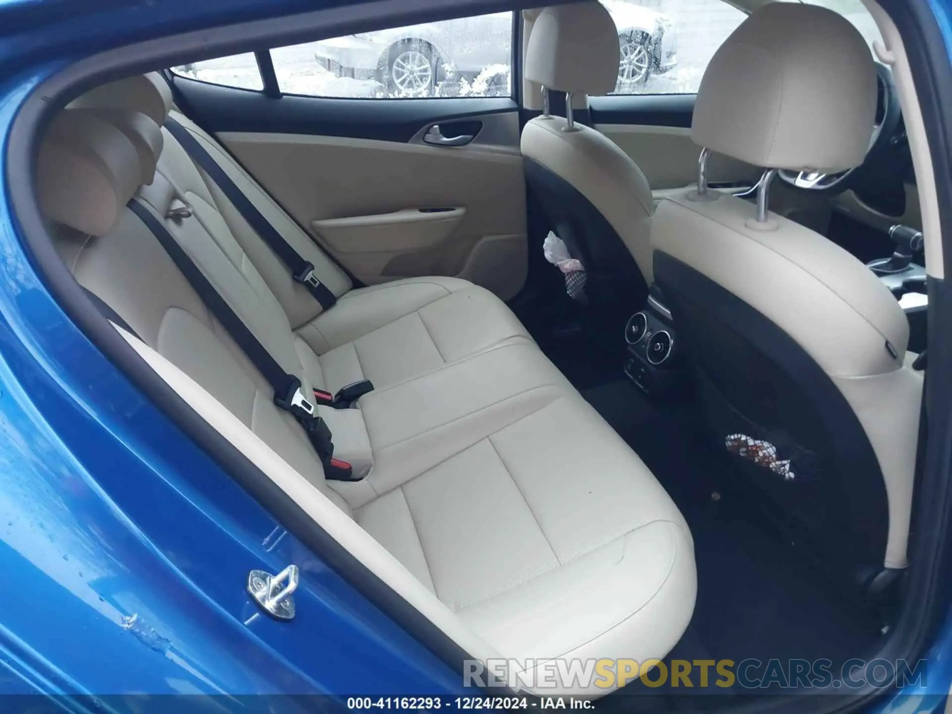 8 Photograph of a damaged car KNAE45LCXN6107958 KIA STINGER 2022