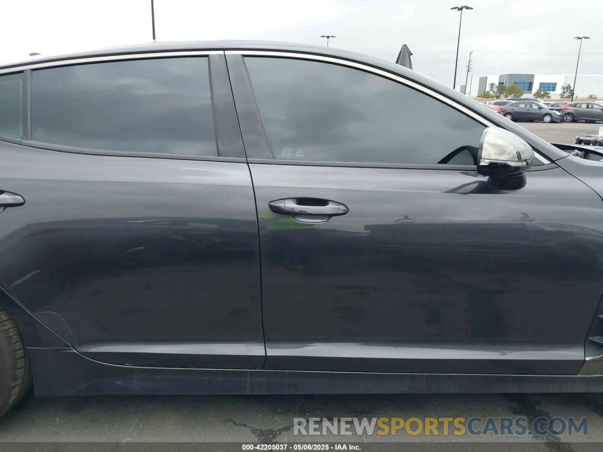 14 Photograph of a damaged car KNAE55LC2N6100662 KIA STINGER 2022