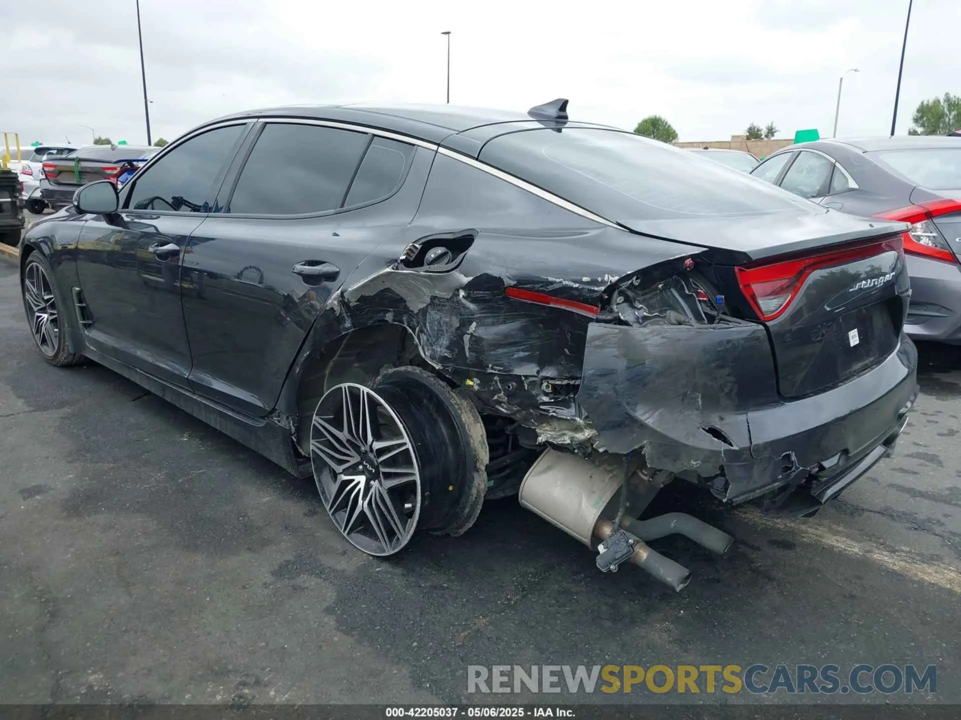 3 Photograph of a damaged car KNAE55LC2N6100662 KIA STINGER 2022