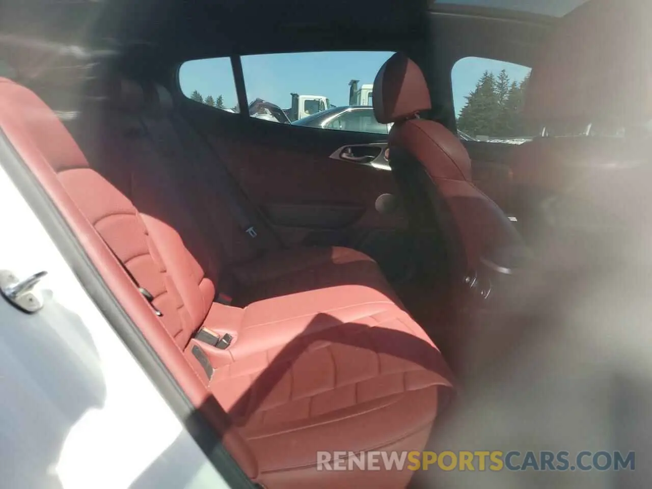 10 Photograph of a damaged car KNAE55LC6N6115780 KIA STINGER 2022