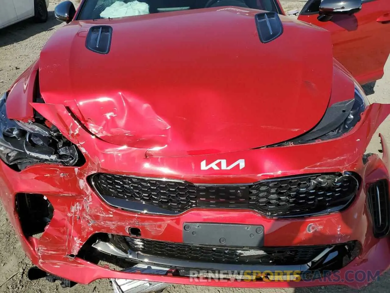 11 Photograph of a damaged car KNAE55LC7N6101855 KIA STINGER 2022