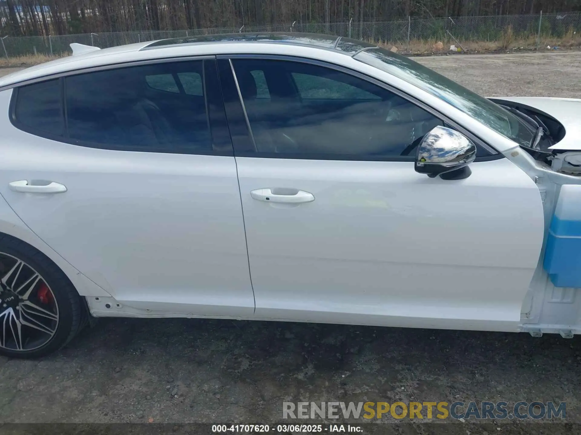 14 Photograph of a damaged car KNAE55LC9N6104613 KIA STINGER 2022