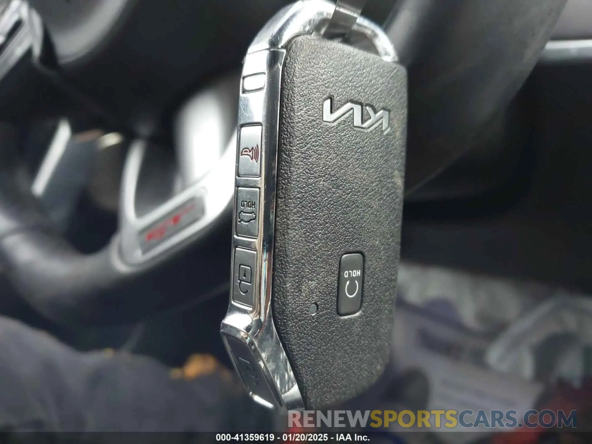 11 Photograph of a damaged car KNAE55LCXN6108962 KIA STINGER 2022