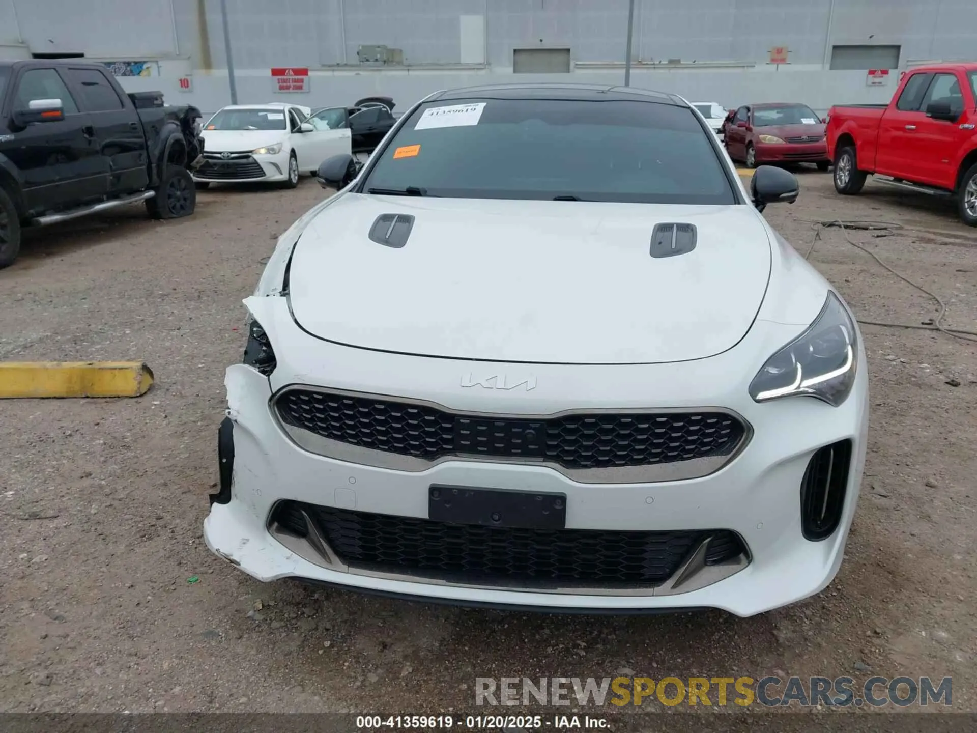 13 Photograph of a damaged car KNAE55LCXN6108962 KIA STINGER 2022