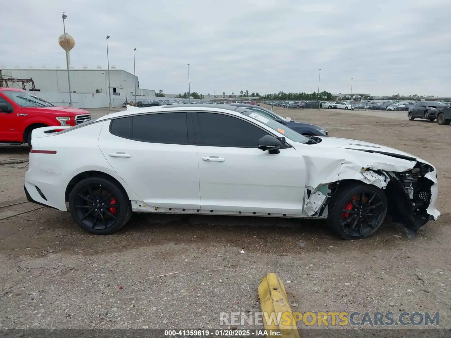 14 Photograph of a damaged car KNAE55LCXN6108962 KIA STINGER 2022