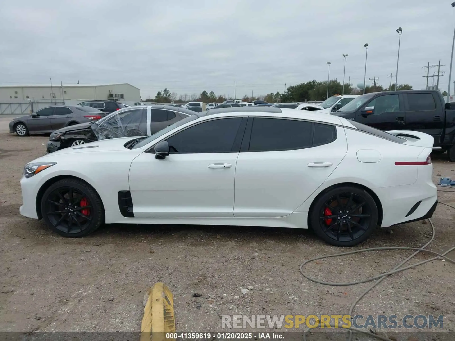 15 Photograph of a damaged car KNAE55LCXN6108962 KIA STINGER 2022