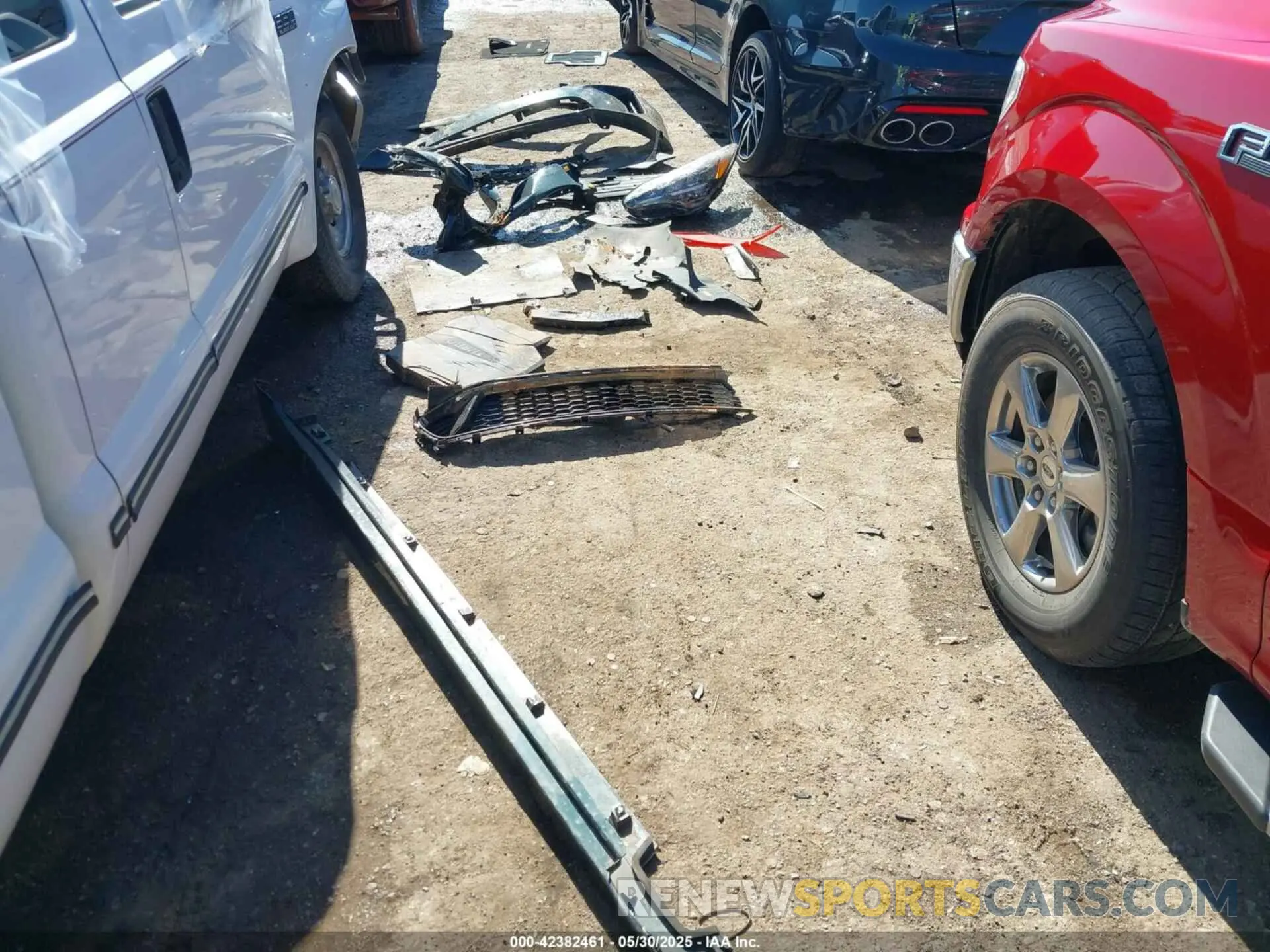 11 Photograph of a damaged car KNAE35LD4P6135270 KIA STINGER 2023