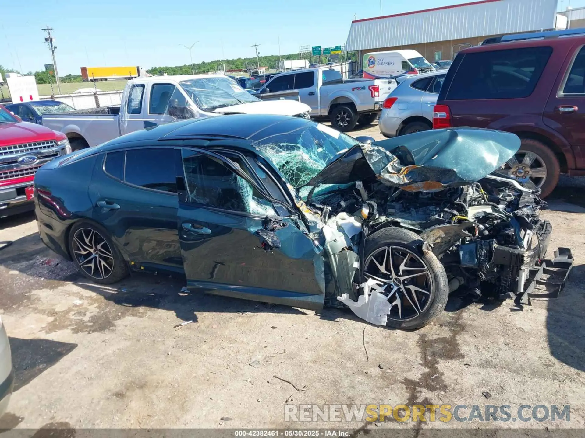 13 Photograph of a damaged car KNAE35LD4P6135270 KIA STINGER 2023