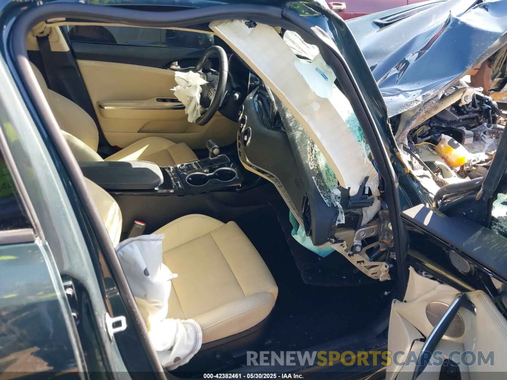 5 Photograph of a damaged car KNAE35LD4P6135270 KIA STINGER 2023