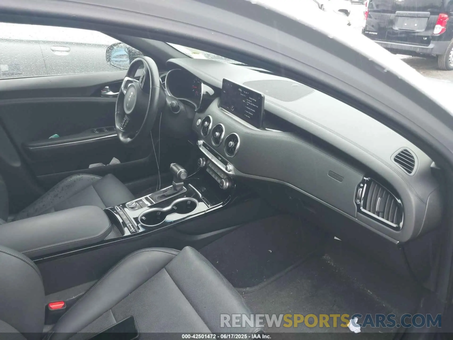 5 Photograph of a damaged car KNAE35LD7P6122920 KIA STINGER 2023