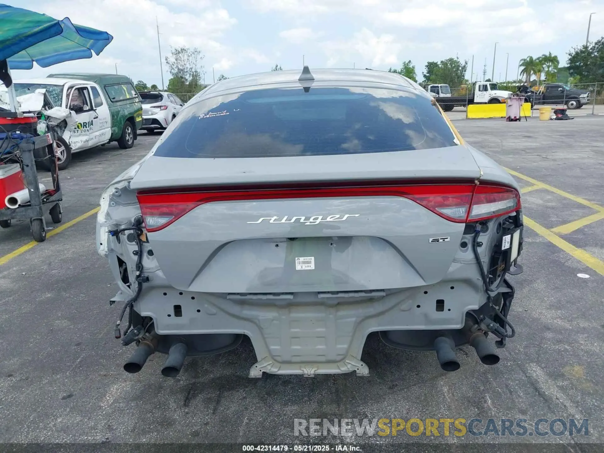 17 Photograph of a damaged car KNAE55LC9P6126081 KIA STINGER 2023