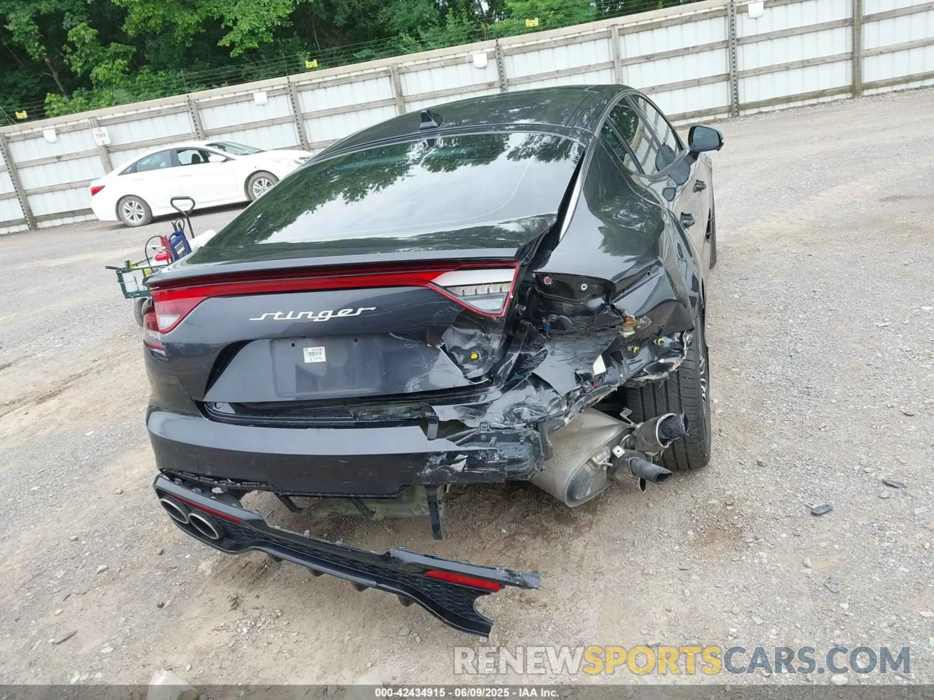16 Photograph of a damaged car KNAE55LCXP6135209 KIA STINGER 2023