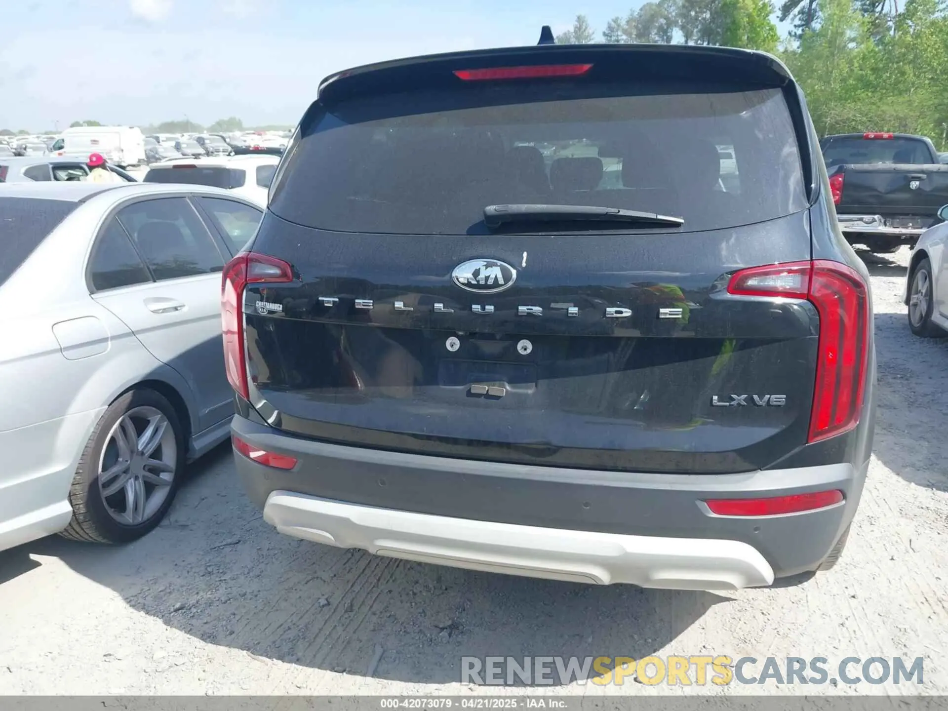 16 Photograph of a damaged car 5XYP24HC0LG013036 KIA TELLURIDE 2020