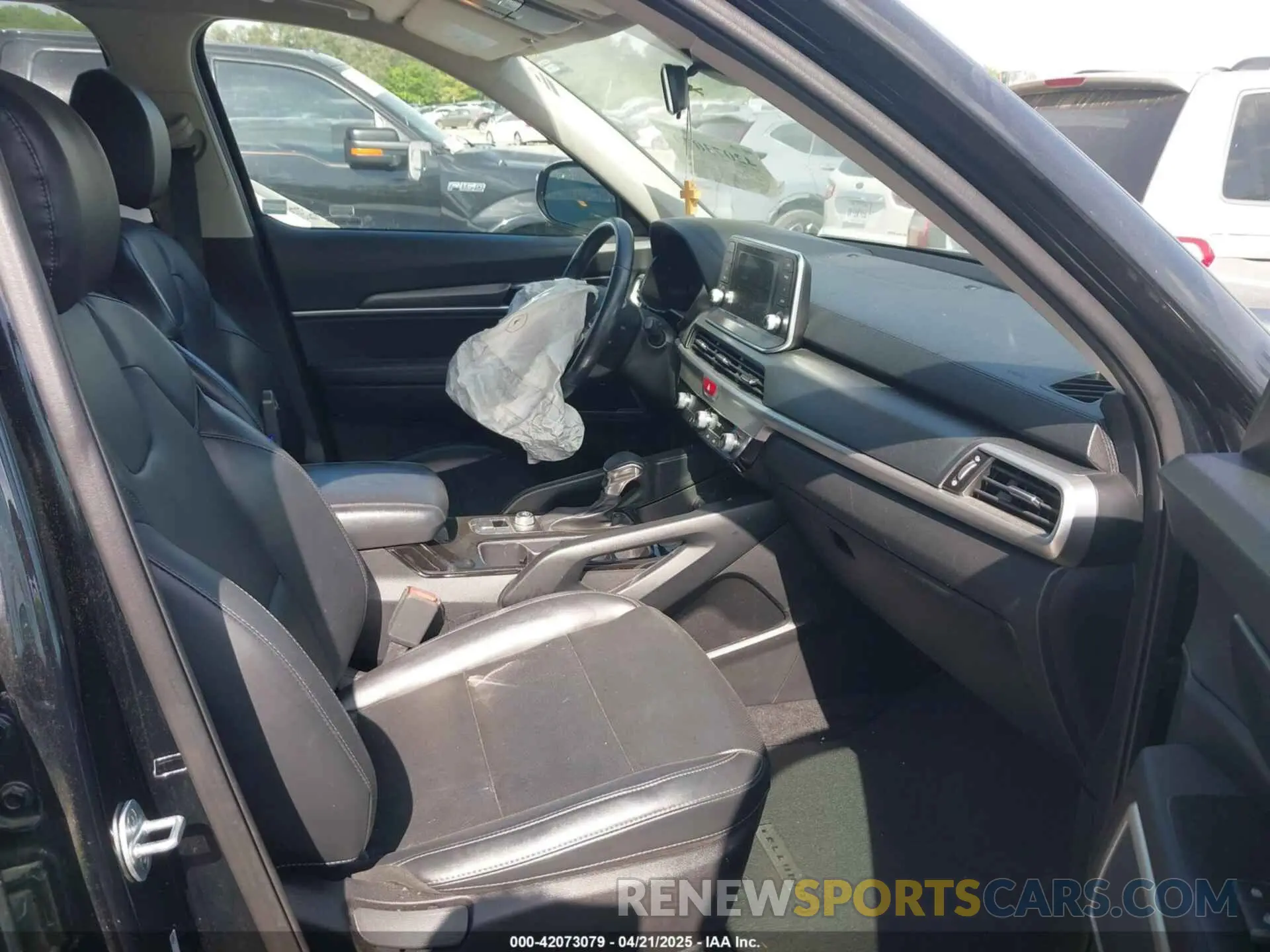 5 Photograph of a damaged car 5XYP24HC0LG013036 KIA TELLURIDE 2020