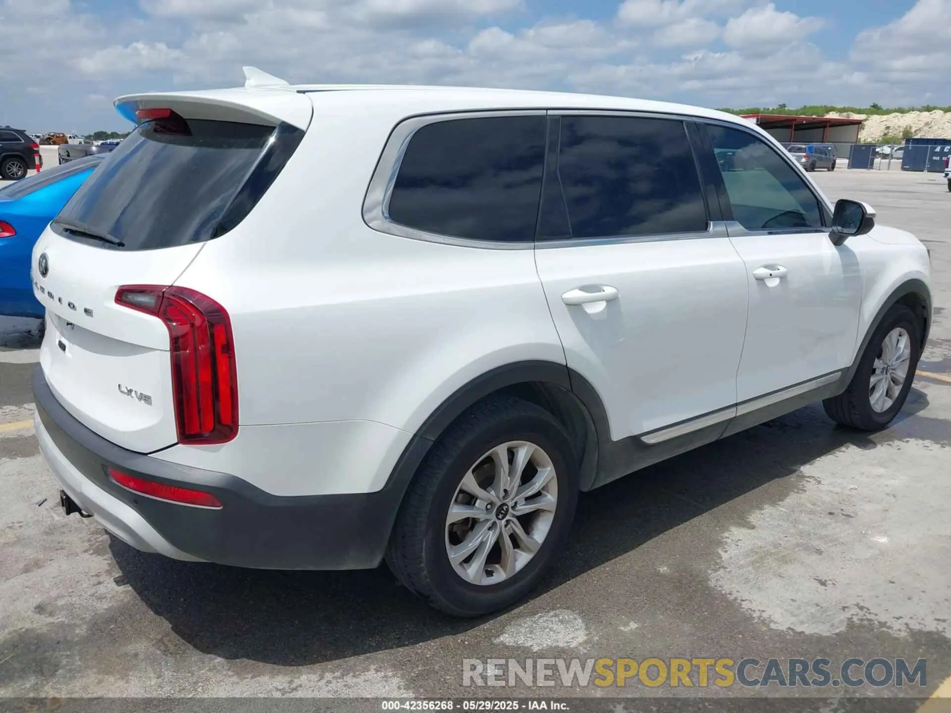 4 Photograph of a damaged car 5XYP24HC0LG017040 KIA TELLURIDE 2020