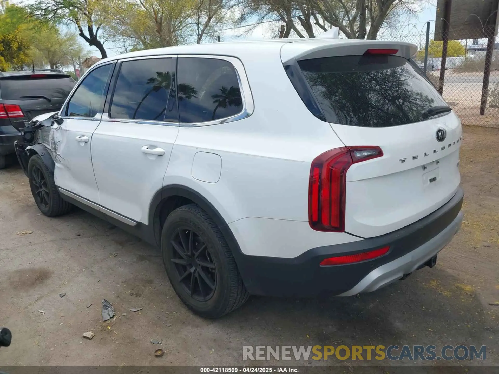 3 Photograph of a damaged car 5XYP24HC3LG087793 KIA TELLURIDE 2020