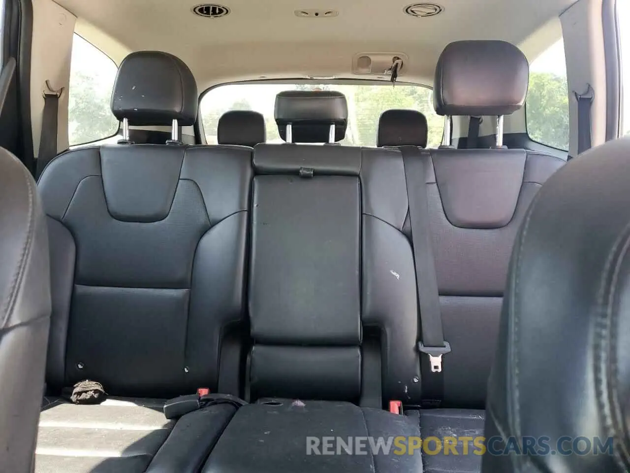 10 Photograph of a damaged car 5XYP24HC5LG025442 KIA TELLURIDE 2020