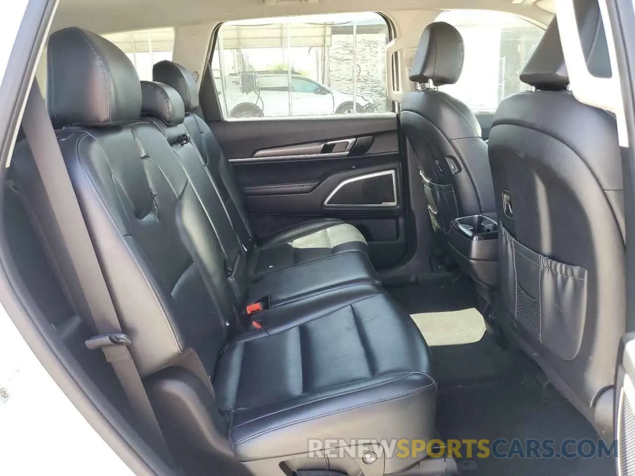 11 Photograph of a damaged car 5XYP24HC6LG015549 KIA TELLURIDE 2020