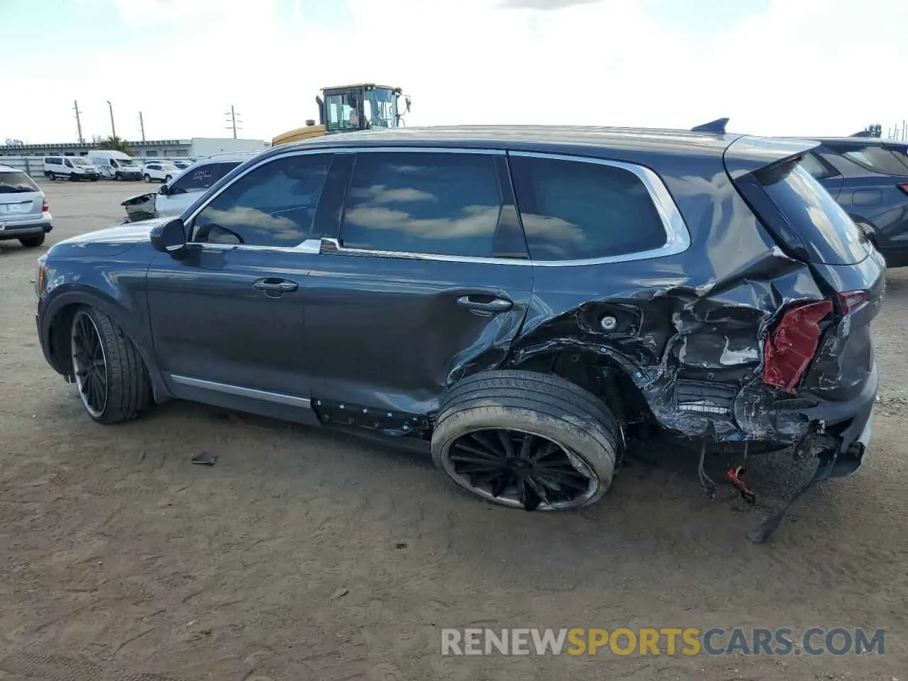 2 Photograph of a damaged car 5XYP24HC8LG033986 KIA TELLURIDE 2020