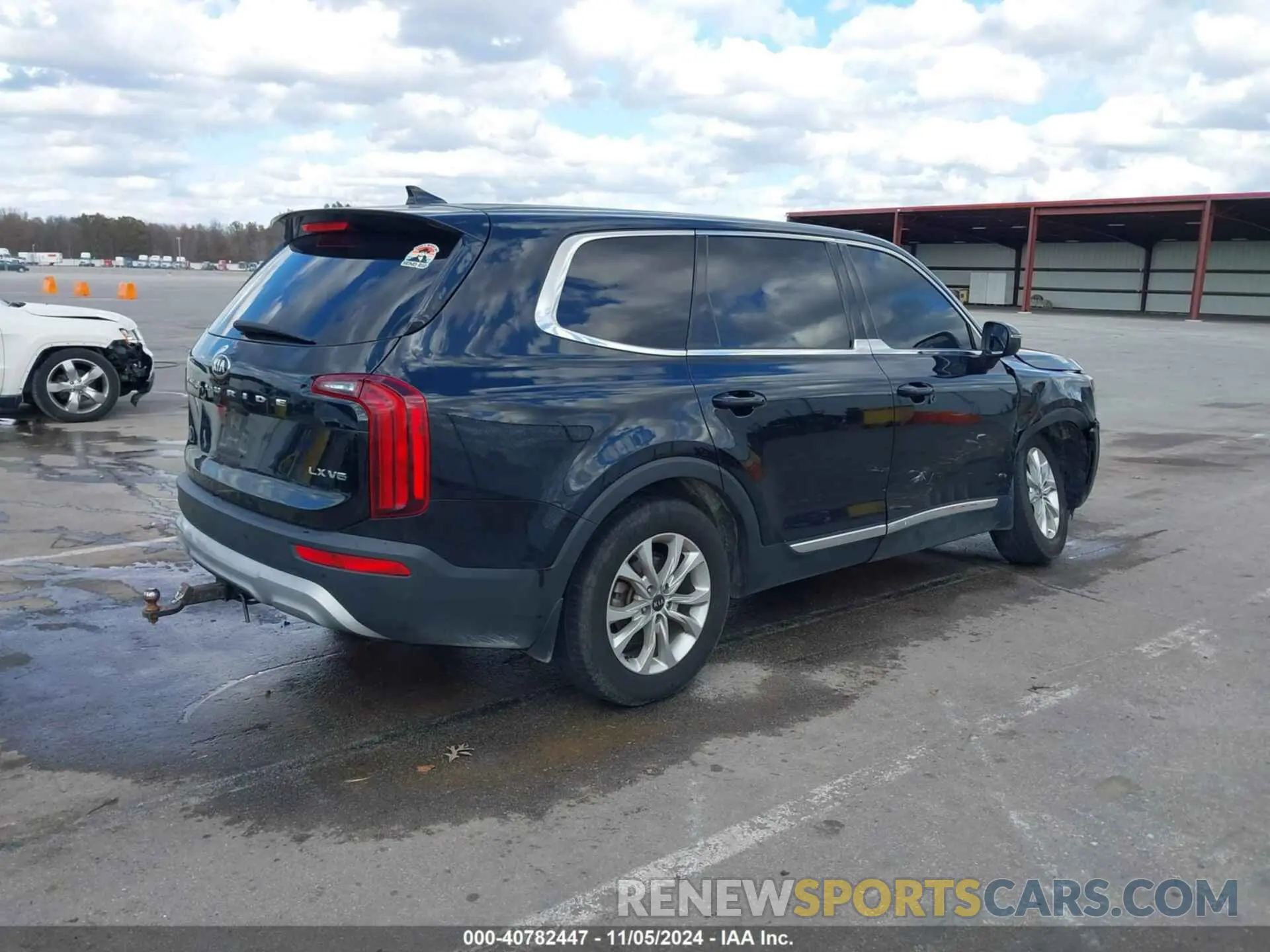 4 Photograph of a damaged car 5XYP24HCXLG028711 KIA TELLURIDE 2020