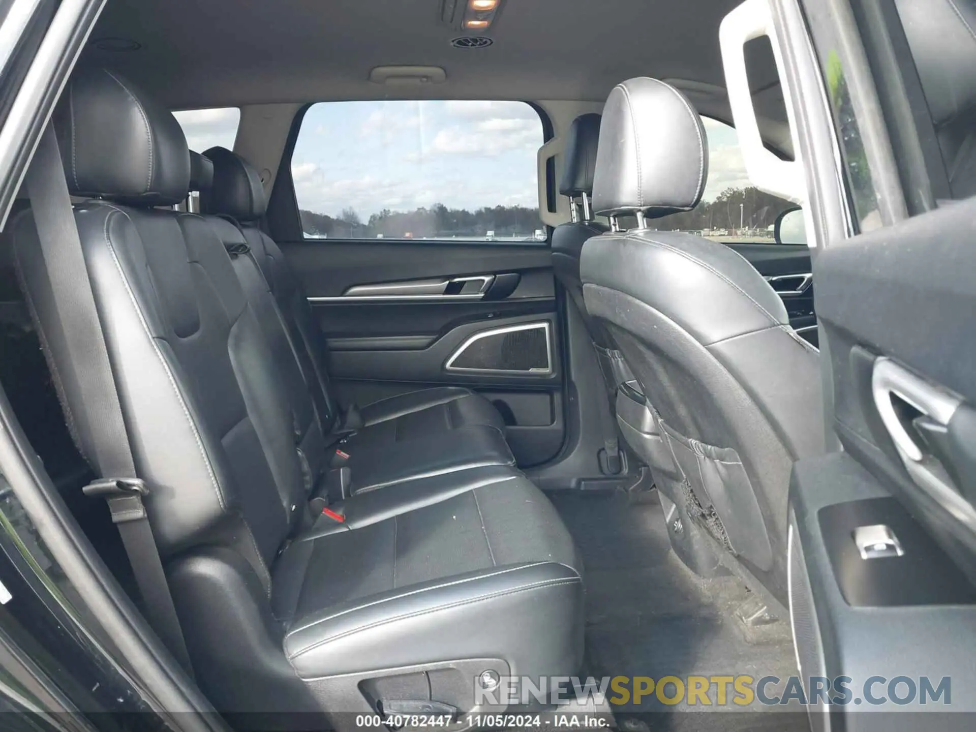 8 Photograph of a damaged car 5XYP24HCXLG028711 KIA TELLURIDE 2020