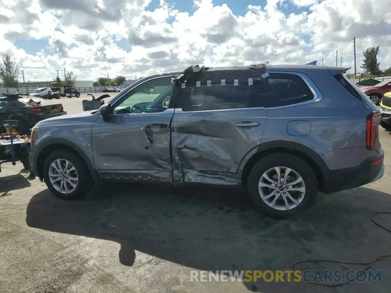 2 Photograph of a damaged car 5XYP2DHC0LG045727 KIA TELLURIDE 2020