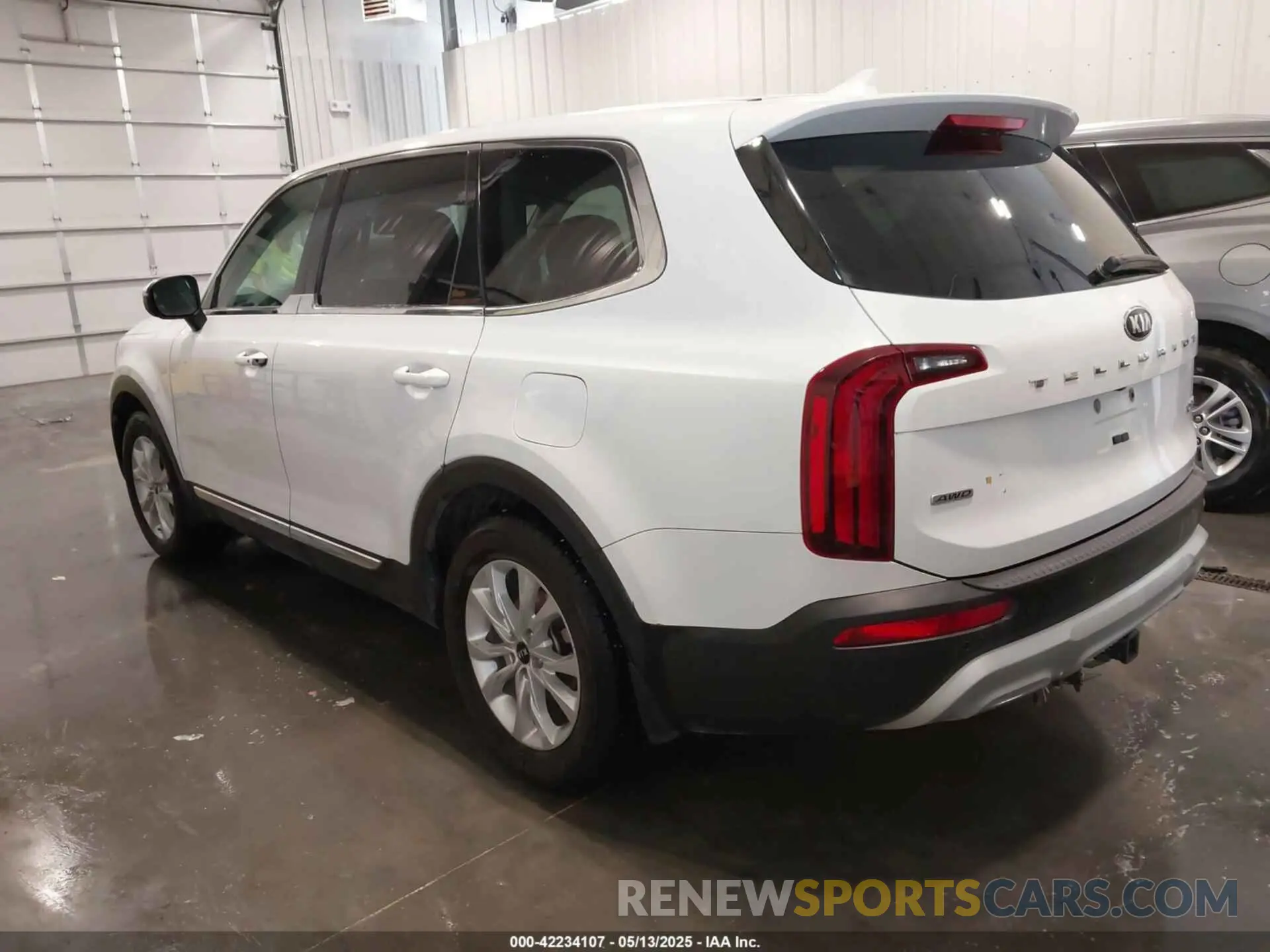 3 Photograph of a damaged car 5XYP2DHC1LG052749 KIA TELLURIDE 2020