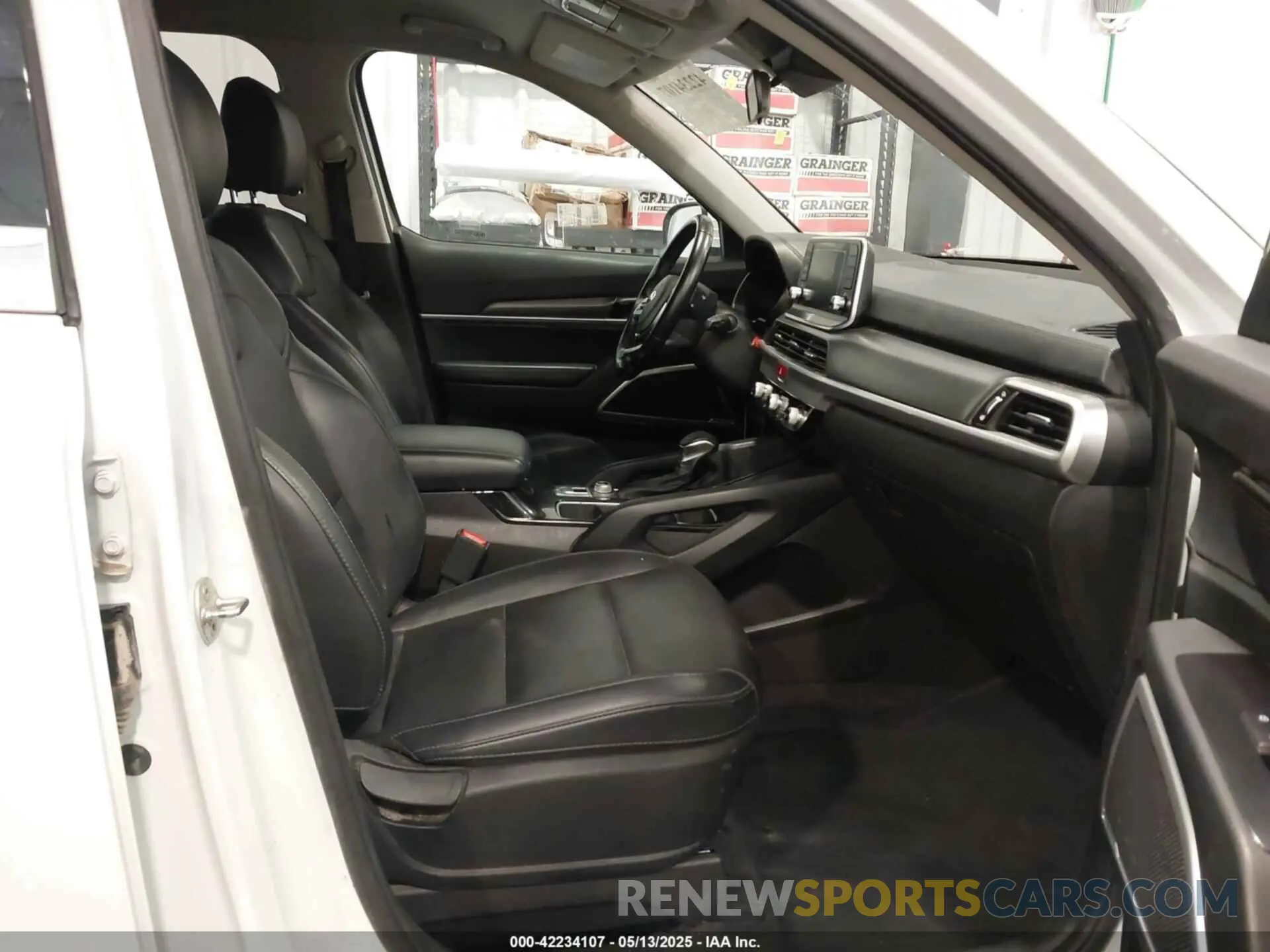 5 Photograph of a damaged car 5XYP2DHC1LG052749 KIA TELLURIDE 2020