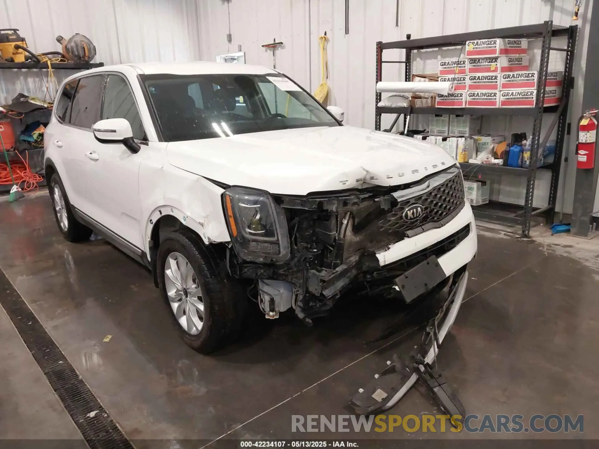 6 Photograph of a damaged car 5XYP2DHC1LG052749 KIA TELLURIDE 2020