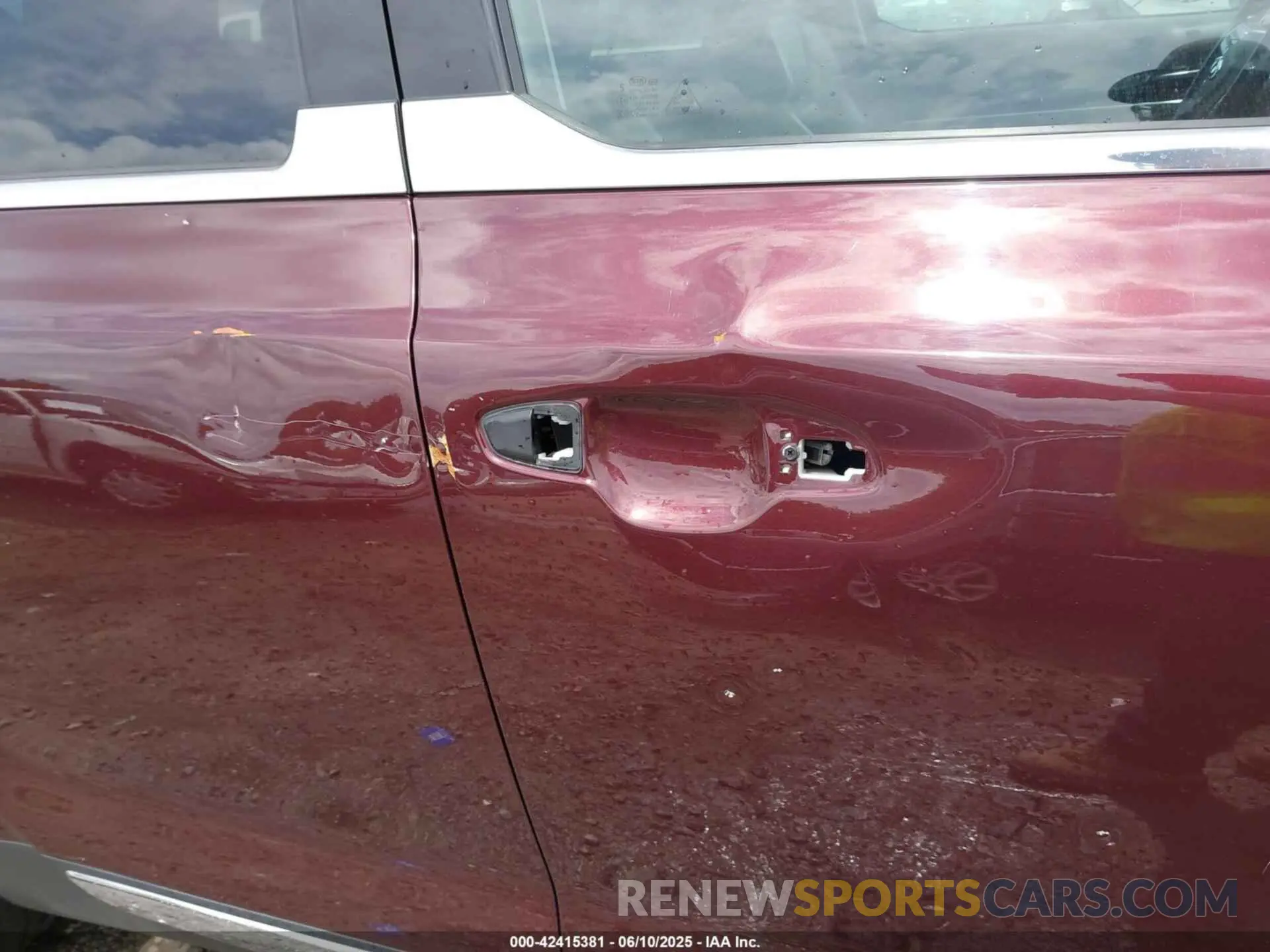 17 Photograph of a damaged car 5XYP2DHC4LG015923 KIA TELLURIDE 2020