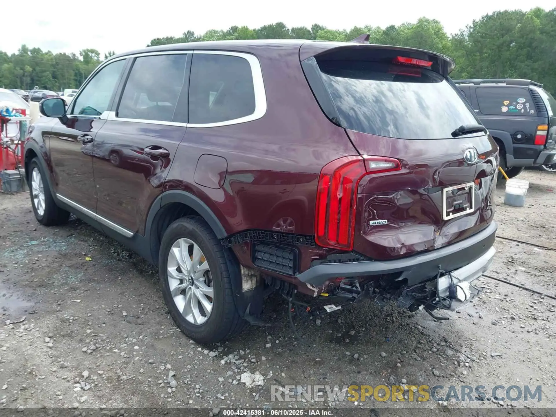 3 Photograph of a damaged car 5XYP2DHC4LG015923 KIA TELLURIDE 2020