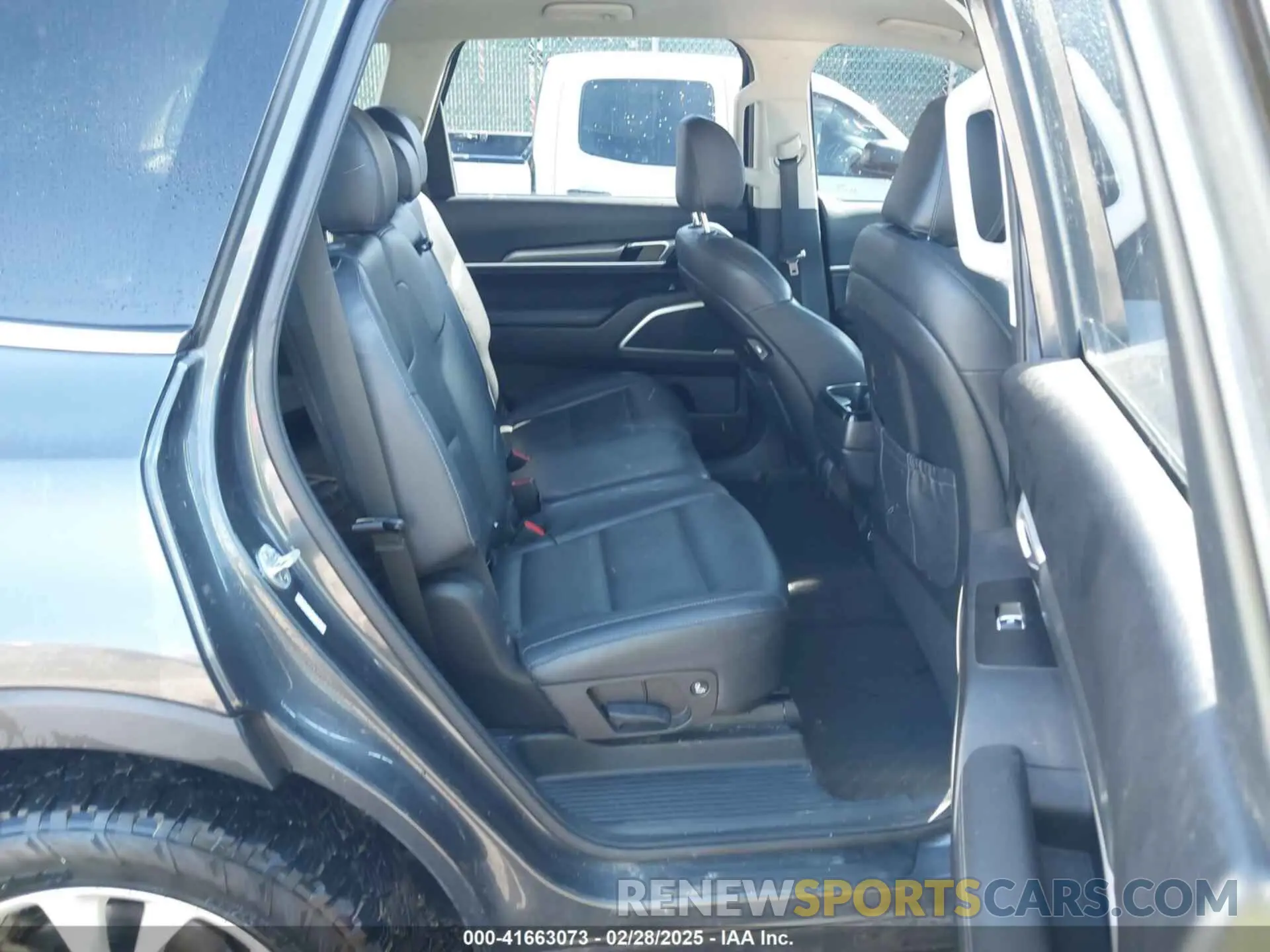 8 Photograph of a damaged car 5XYP2DHC5LG060188 KIA TELLURIDE 2020