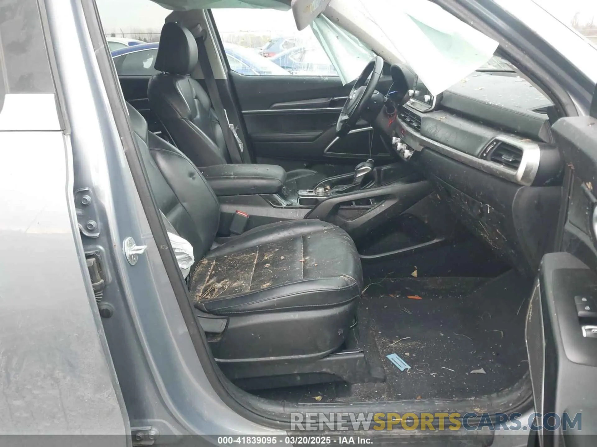 5 Photograph of a damaged car 5XYP2DHC6LG009458 KIA TELLURIDE 2020