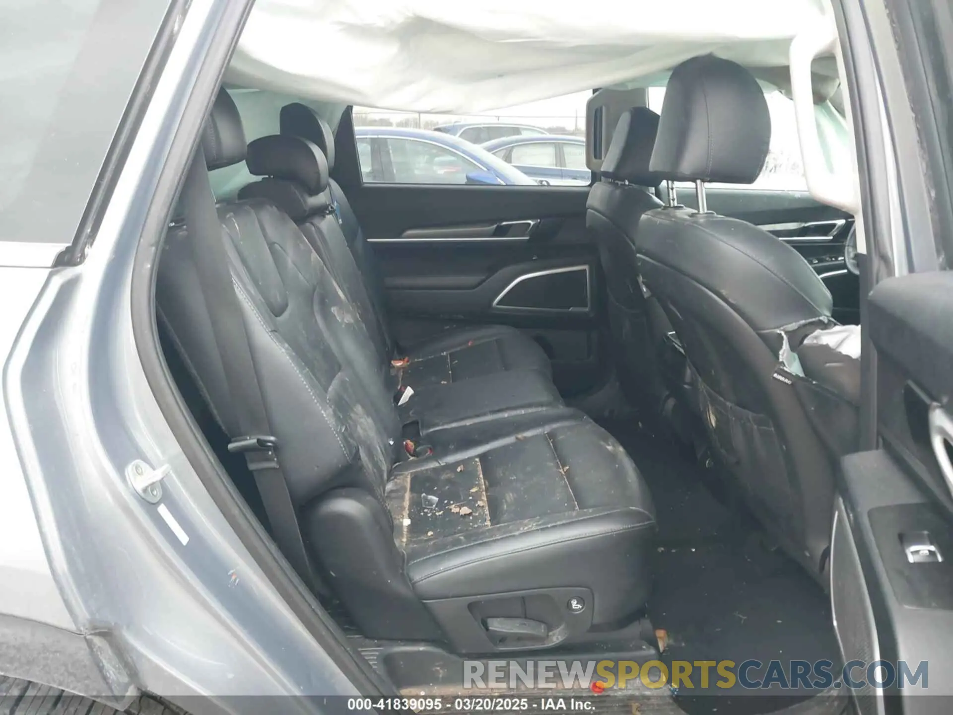 8 Photograph of a damaged car 5XYP2DHC6LG009458 KIA TELLURIDE 2020
