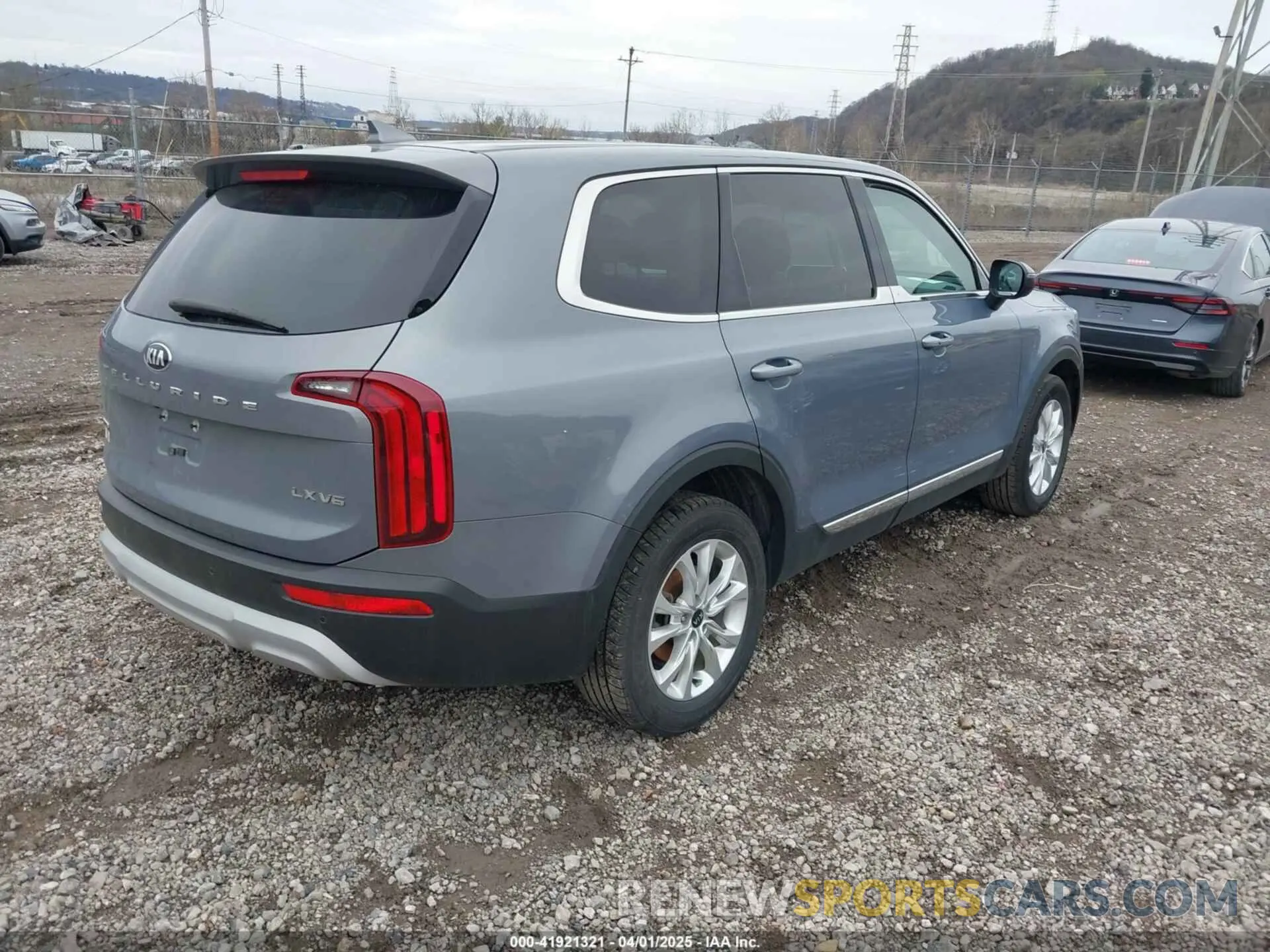 4 Photograph of a damaged car 5XYP2DHC7LG048995 KIA TELLURIDE 2020