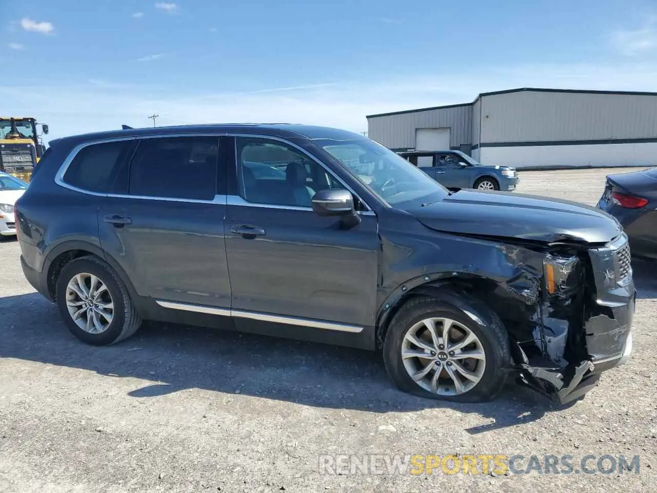 4 Photograph of a damaged car 5XYP2DHC8LG046141 KIA TELLURIDE 2020