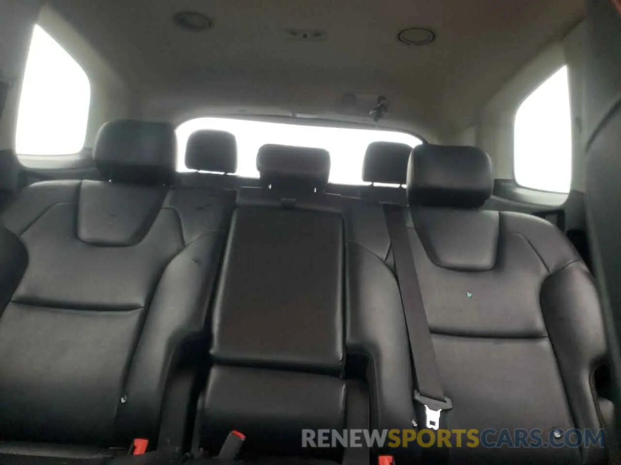 10 Photograph of a damaged car 5XYP2DHC8LG062890 KIA TELLURIDE 2020