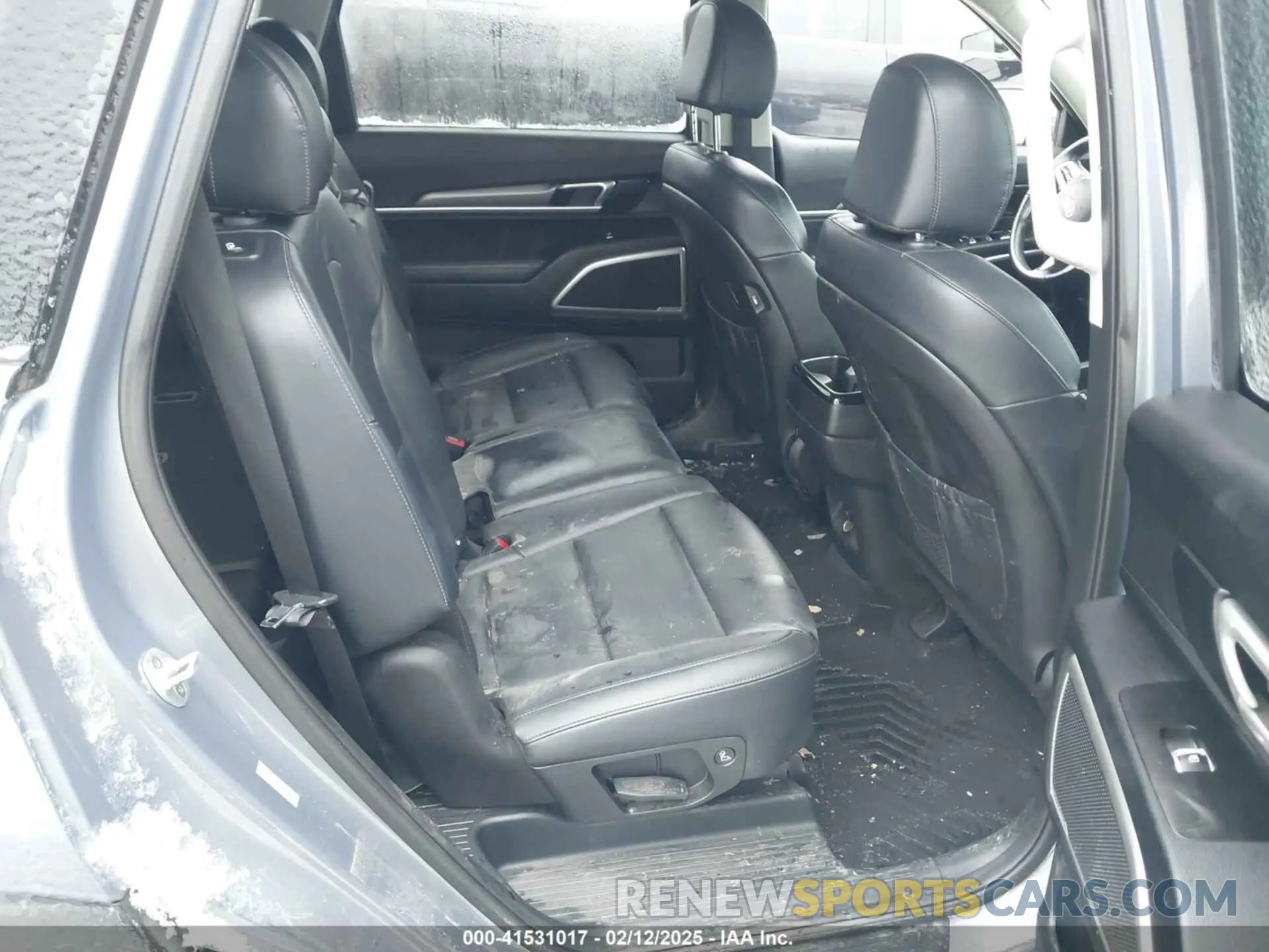 8 Photograph of a damaged car 5XYP2DHC9LG007462 KIA TELLURIDE 2020