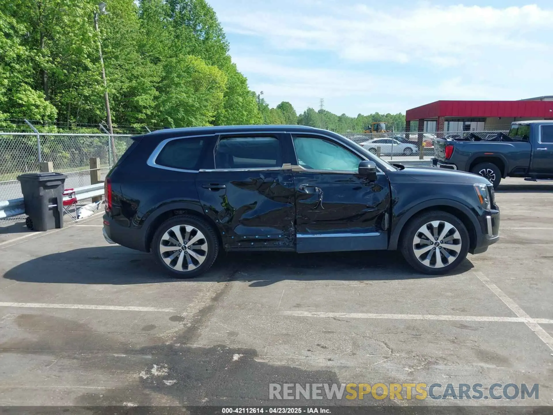 13 Photograph of a damaged car 5XYP34HC0LG068180 KIA TELLURIDE 2020