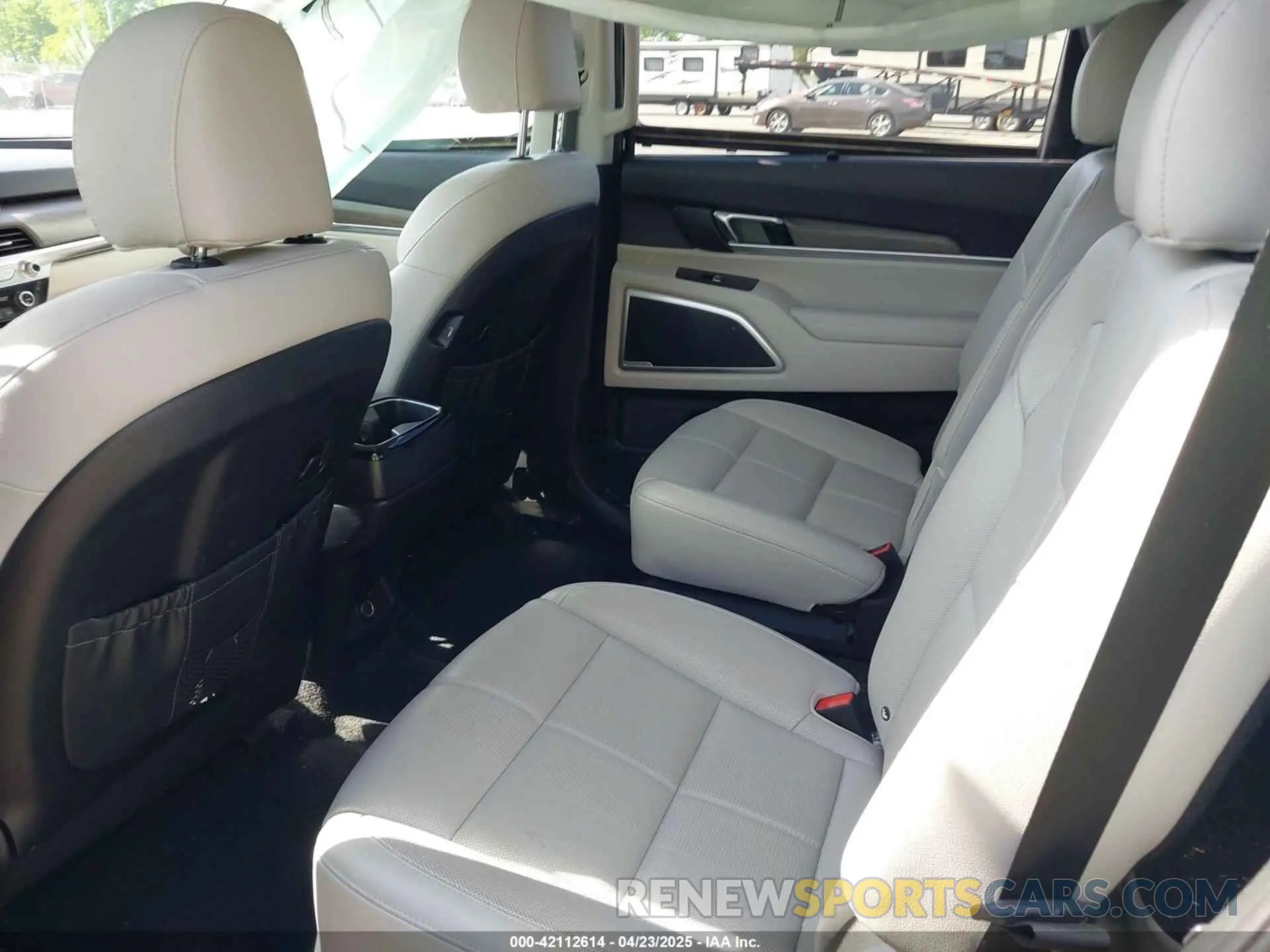 8 Photograph of a damaged car 5XYP34HC0LG068180 KIA TELLURIDE 2020